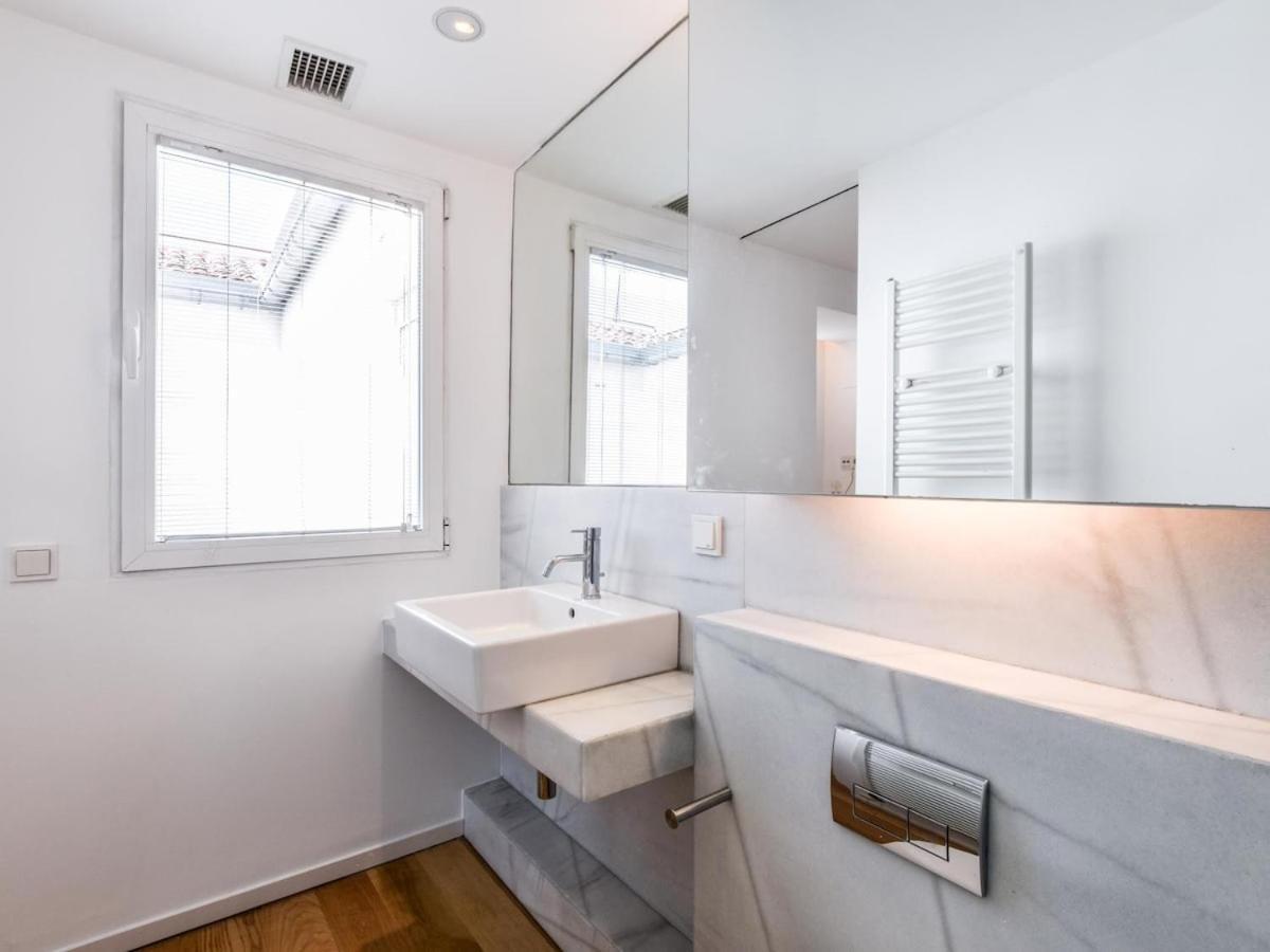 Apartamento De Diseno De Lujo En Lavapies Alquiler Temporal Madrid Ngoại thất bức ảnh